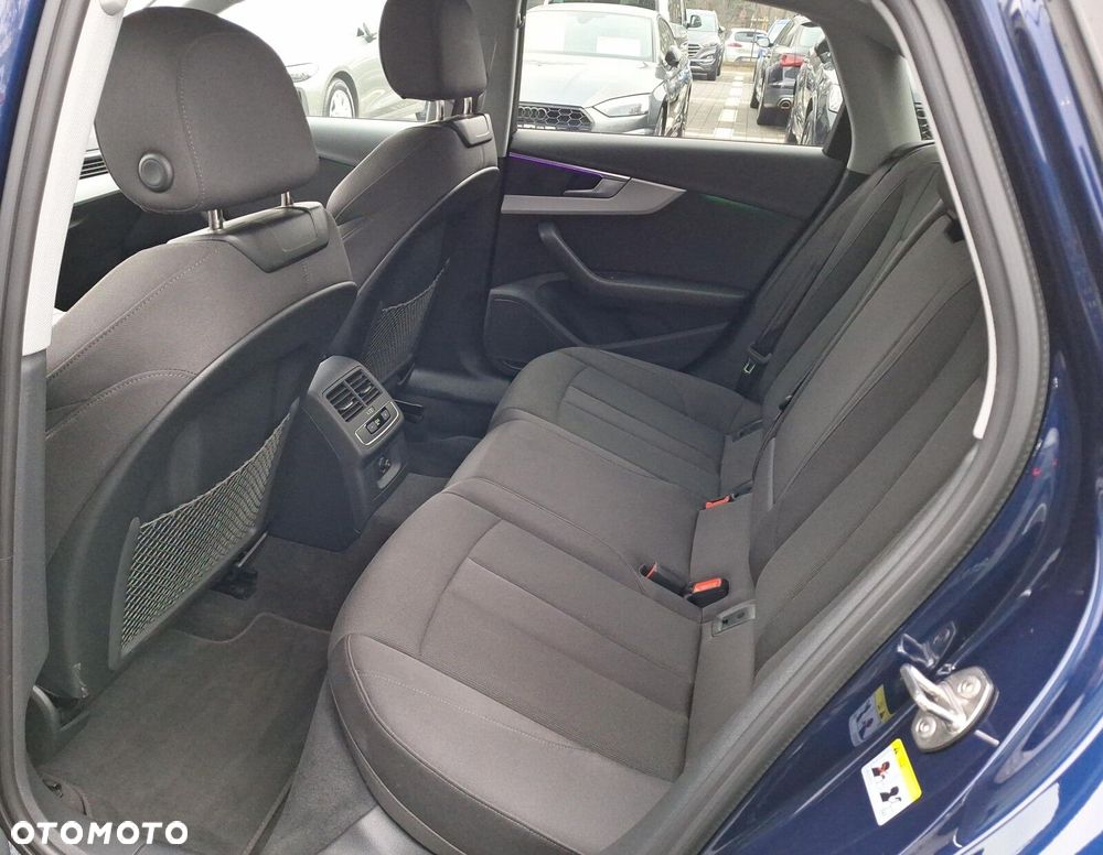 Audi A4 Limousine - 22