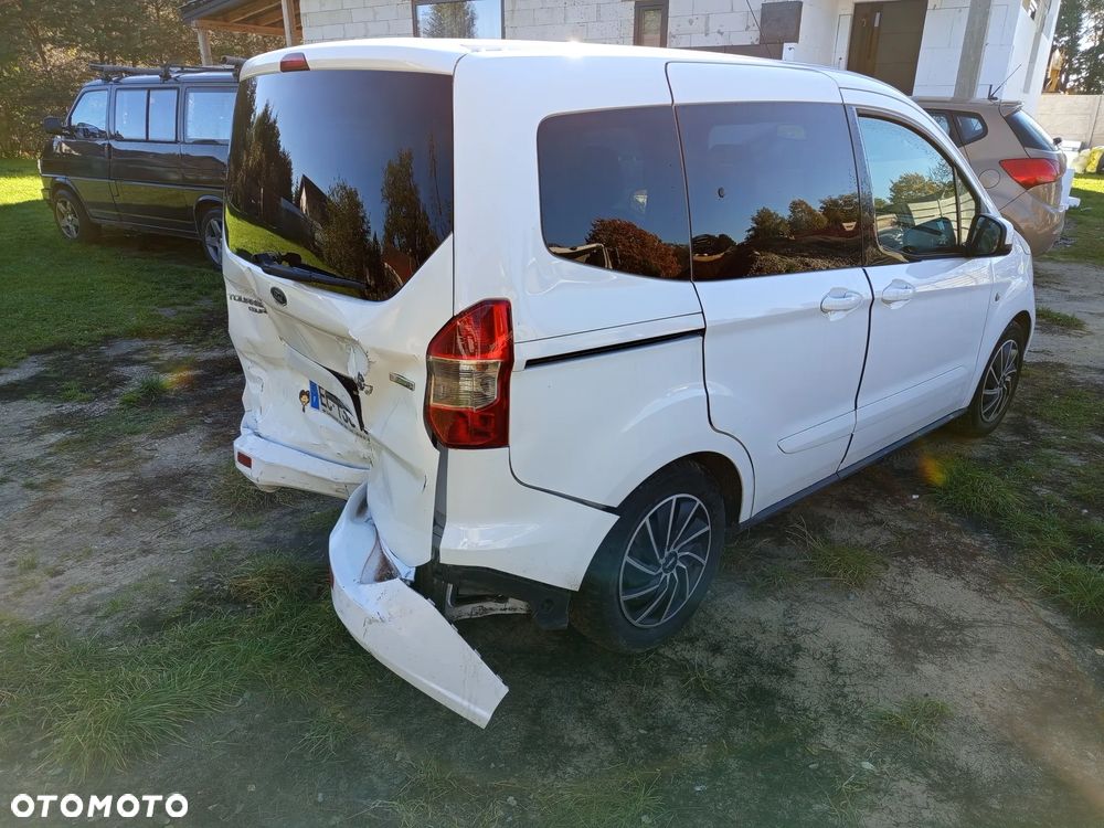 Ford Tourneo Courier 1.0 EcoBoost Ambiente - 4