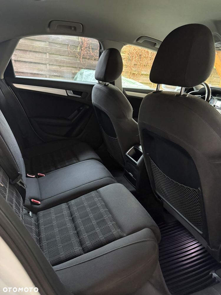 Audi A4 Limousine - 15