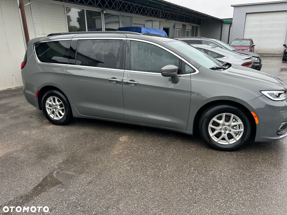 Chrysler Pacifica - 5