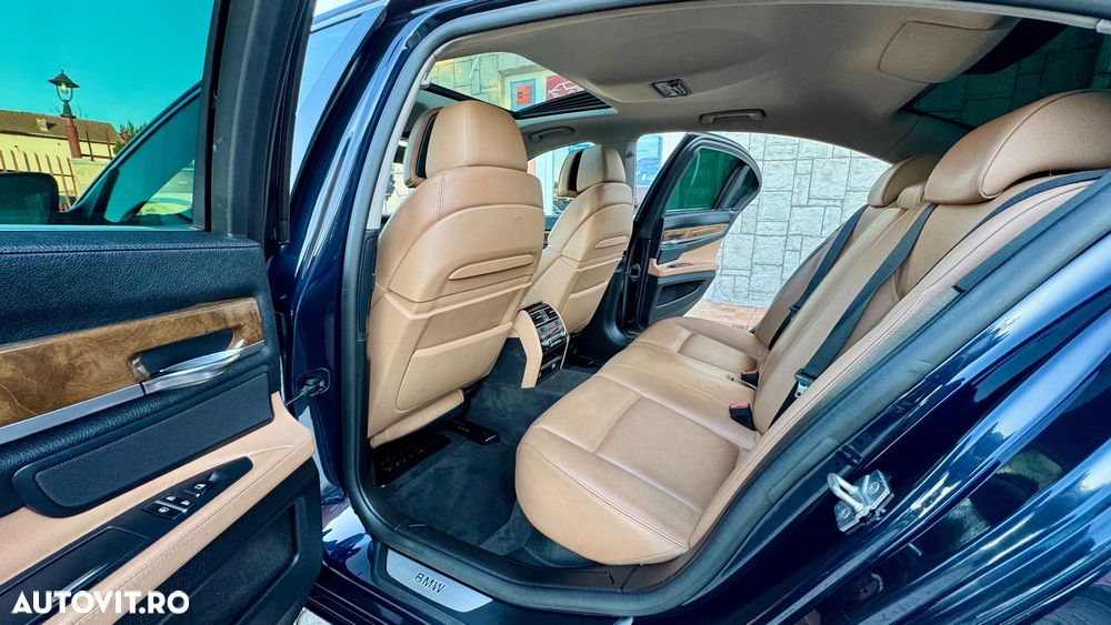 BMW Seria 7 740d - 7