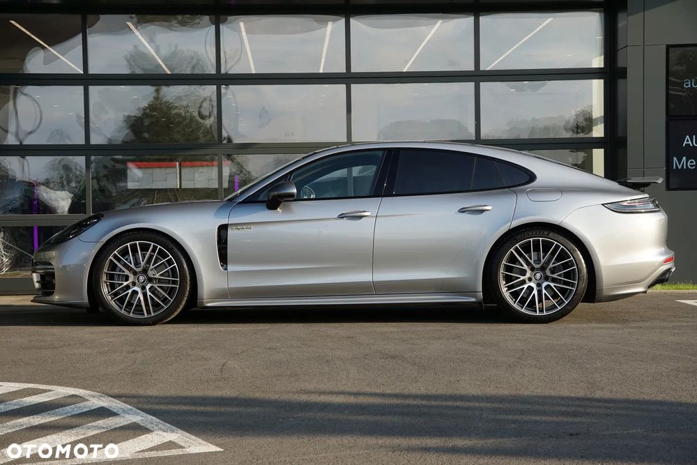 Porsche Panamera 4 E-Hybrid - 4