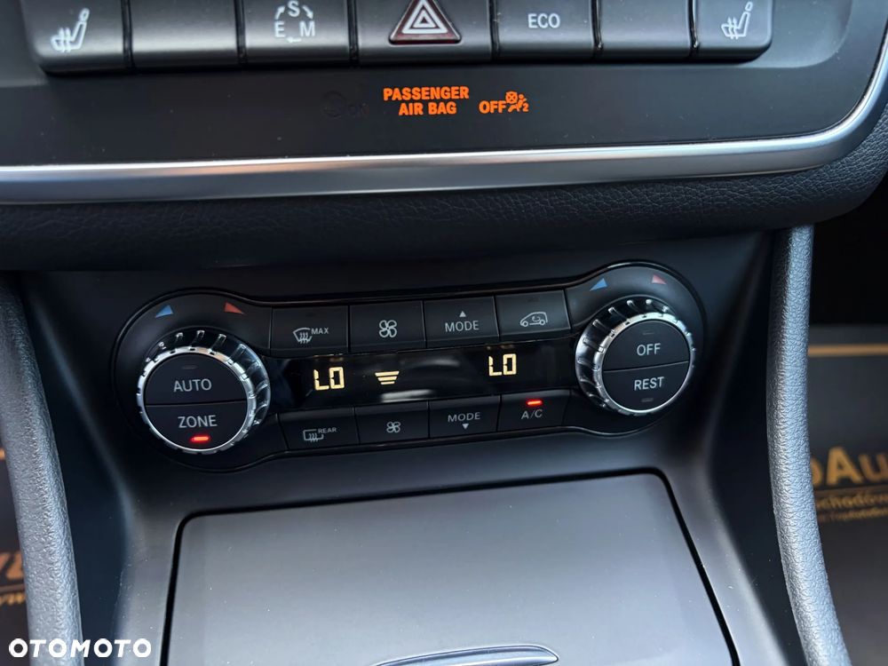 Mercedes-Benz GLA 200 7G-DCT Style - 33