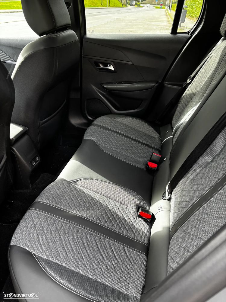 Peugeot 208 1.2 Hybrid Allure e-DCS6 - 4