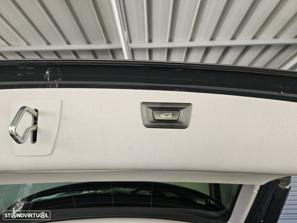 BMW 318 d Pack M Auto - 11