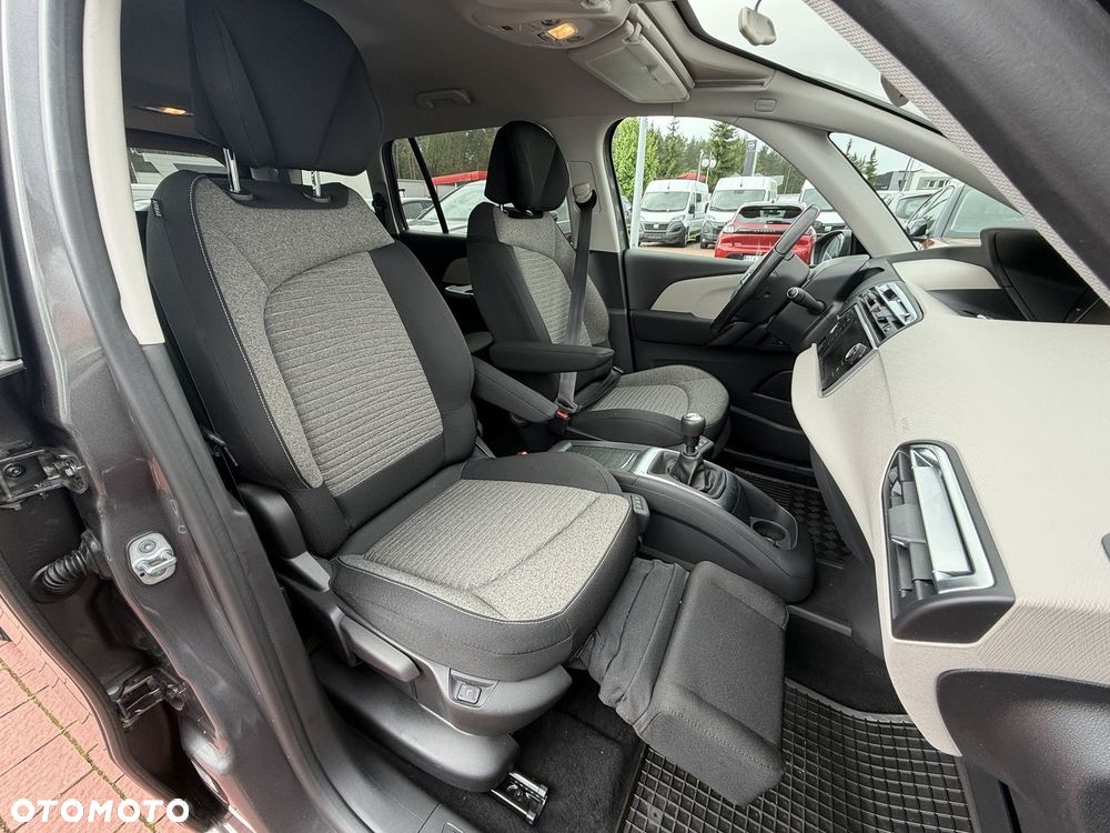 Citroën C4 Picasso 1.2 PureTech MoreLife S&S - 10
