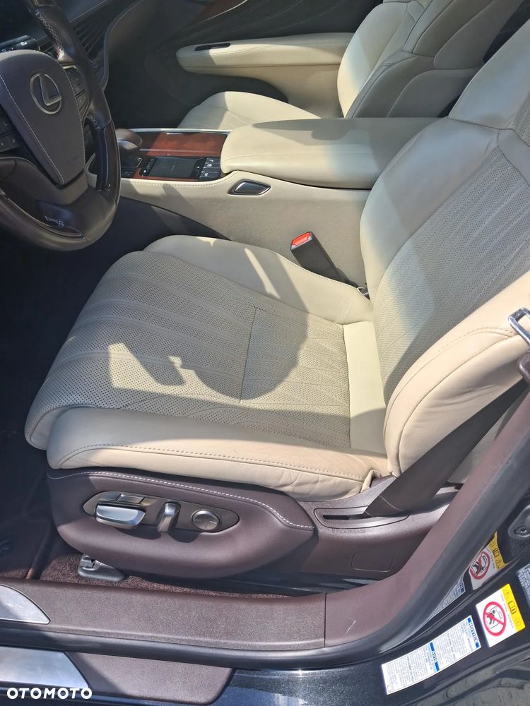 Lexus LS 500 Prestige AWD - 16