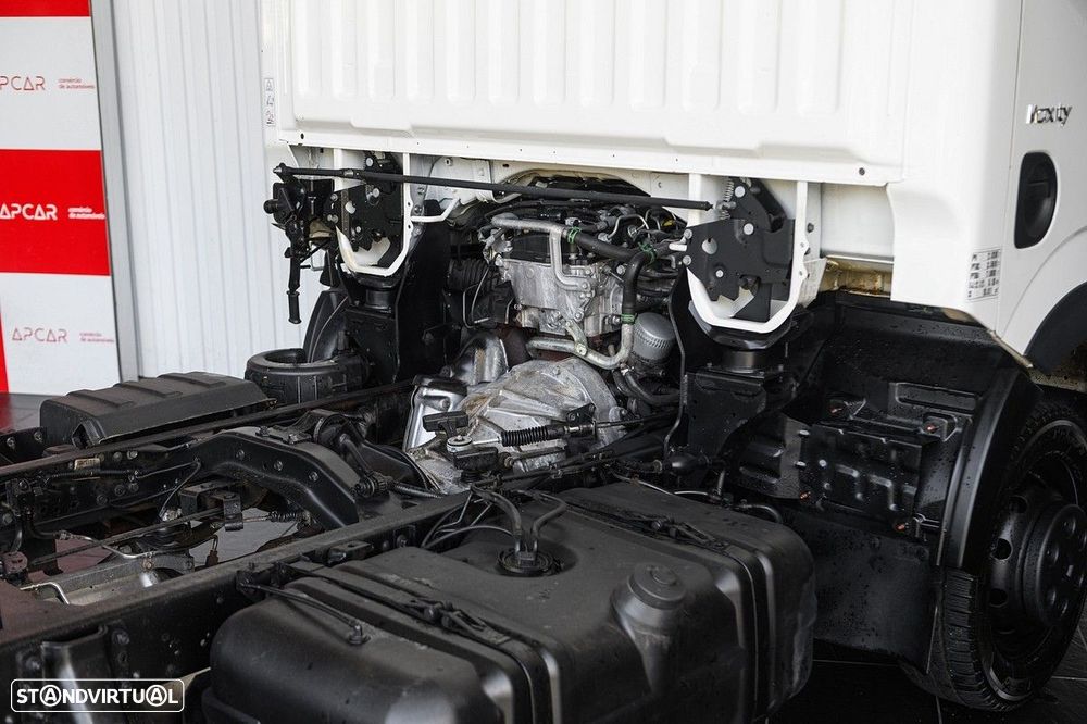Renault Maxity 2.5 DXi 120.35 - 9