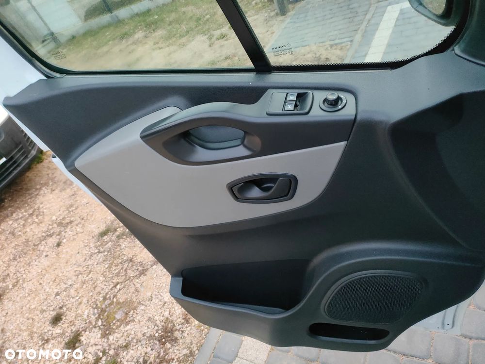 Renault TRAFIC  2016r 1,6 DCI 120KM BEZ ADBLUE L2H1LONG BRUTTO VAT 23% KLIMA - 17