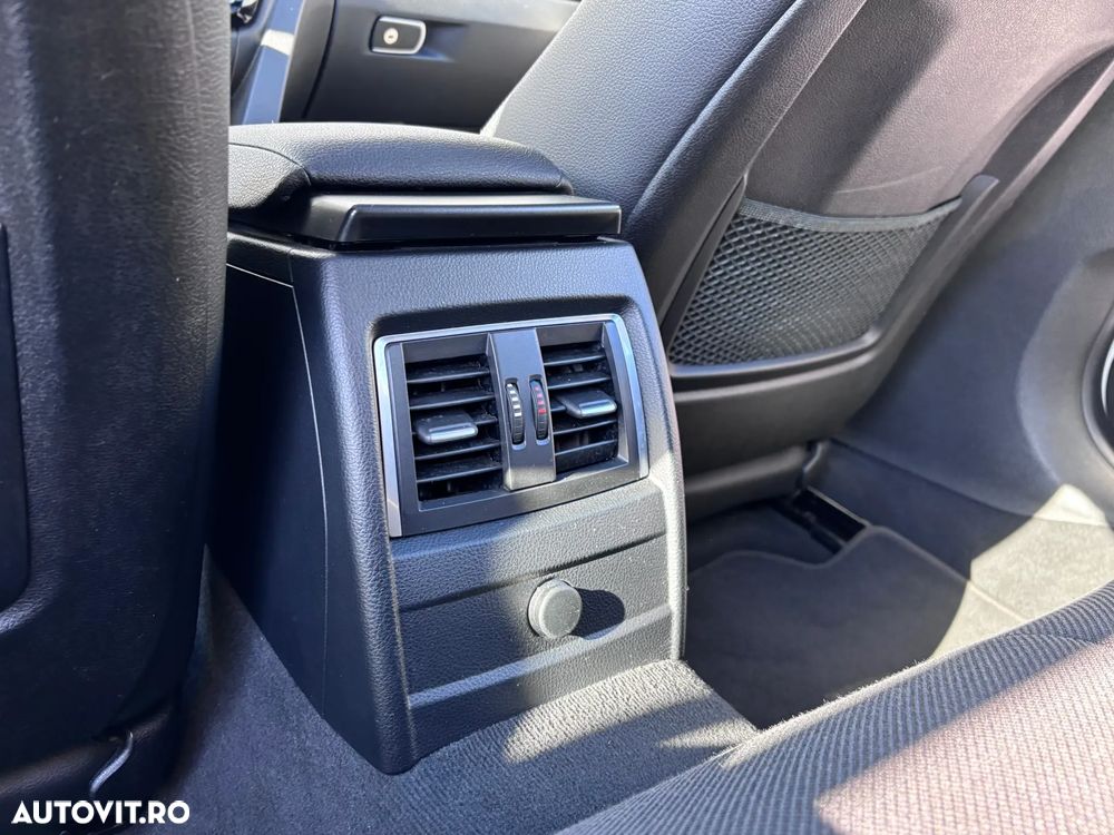 BMW Seria 3 320i Aut. Advantage - 26