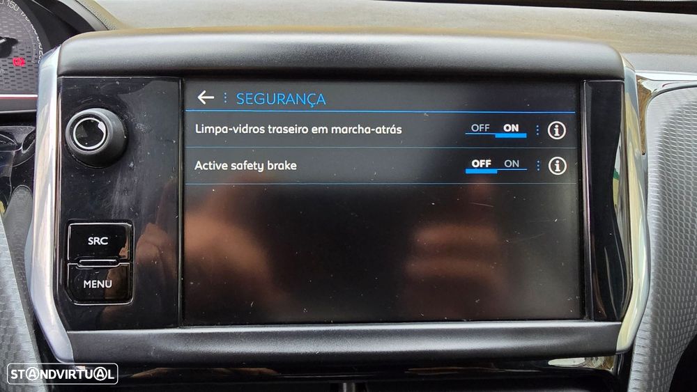 Peugeot 2008 1.2 PureTech GT Line EAT6 - 31