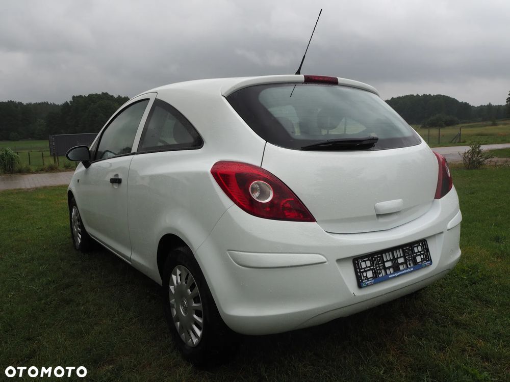 Opel Corsa 1.2 16V Essentia - 9