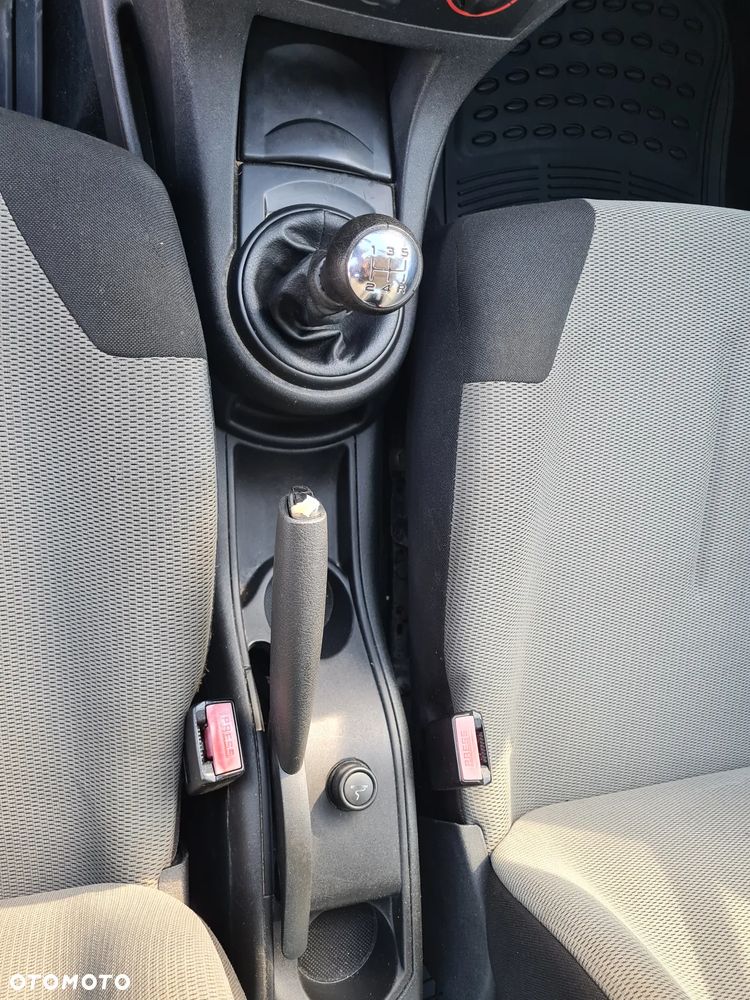 Citroën C4 1.4 16V Style - 22