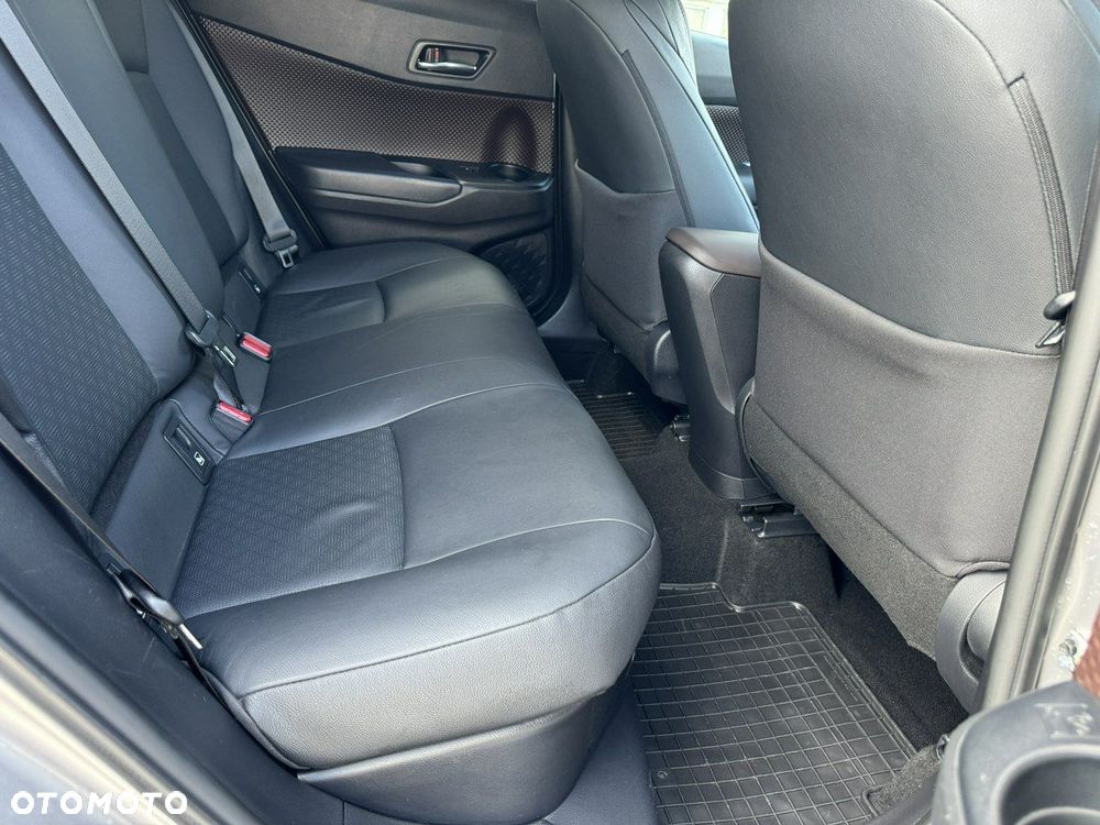 Toyota C-HR - 31