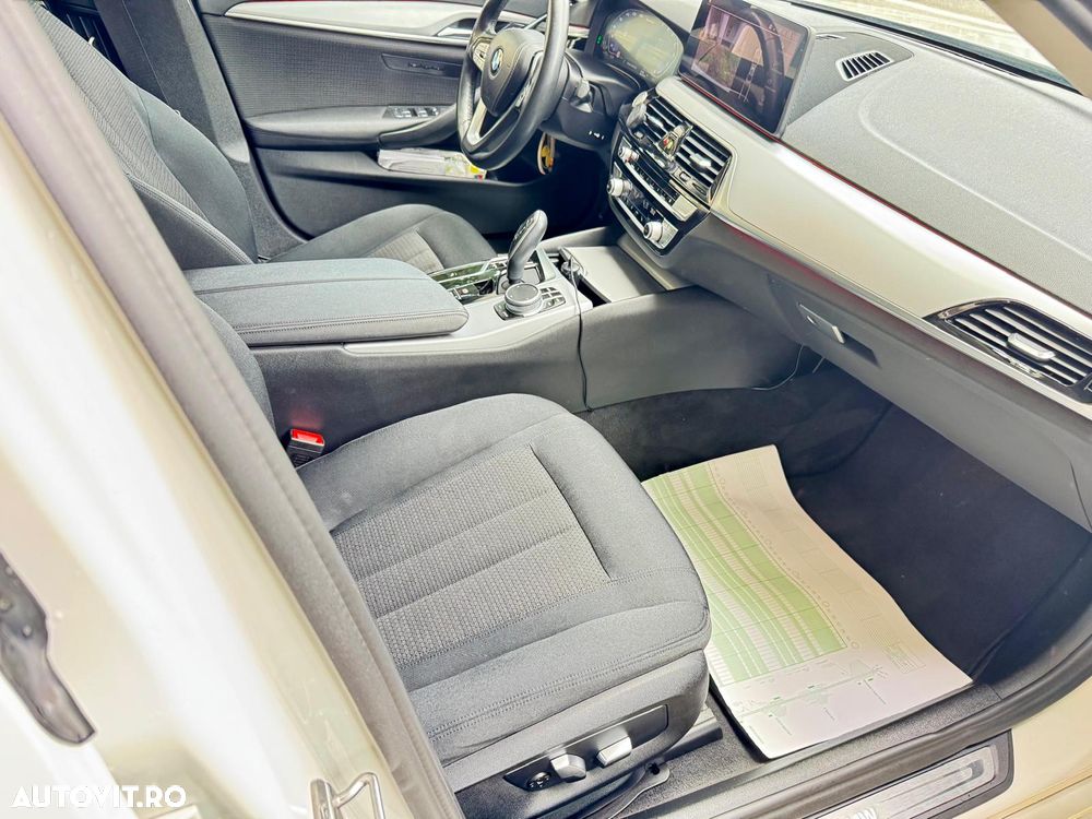 BMW Seria 5 530i Aut. - 11
