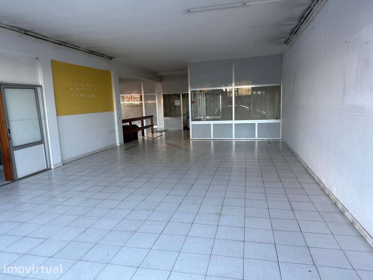 Edifício para venda junto à Estação e Escolas - Grande imagem: 3/10