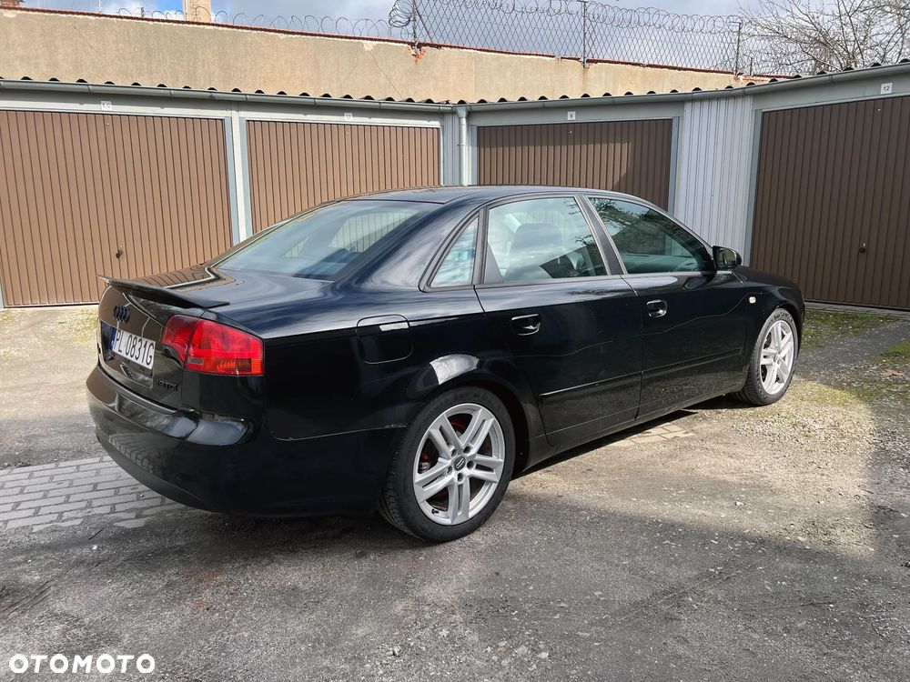 Audi A4 Limousine - 7