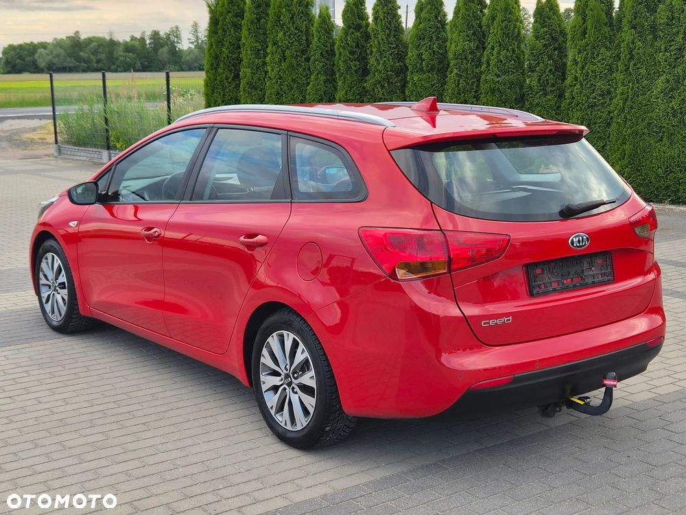 Kia Ceed 1.6 GDI Dream Team Edition - 5