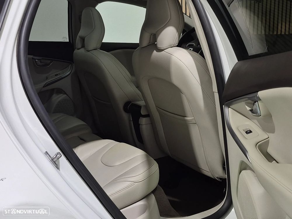 Volvo V40 1.6 D2 Momentum Eco - 18