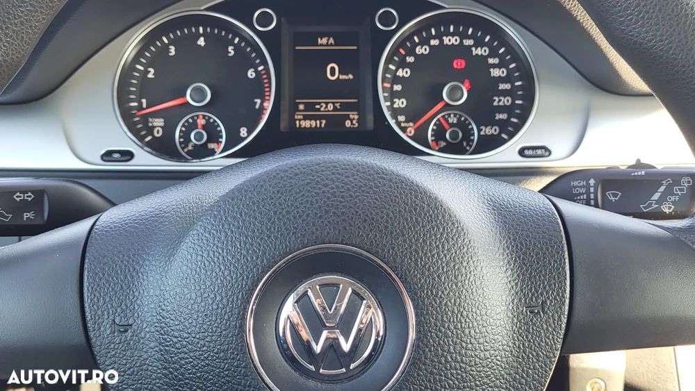 Volkswagen Passat - 11