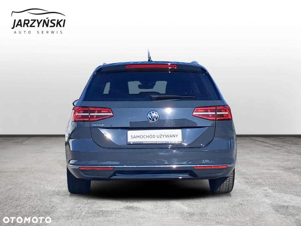 Volkswagen Passat - 4