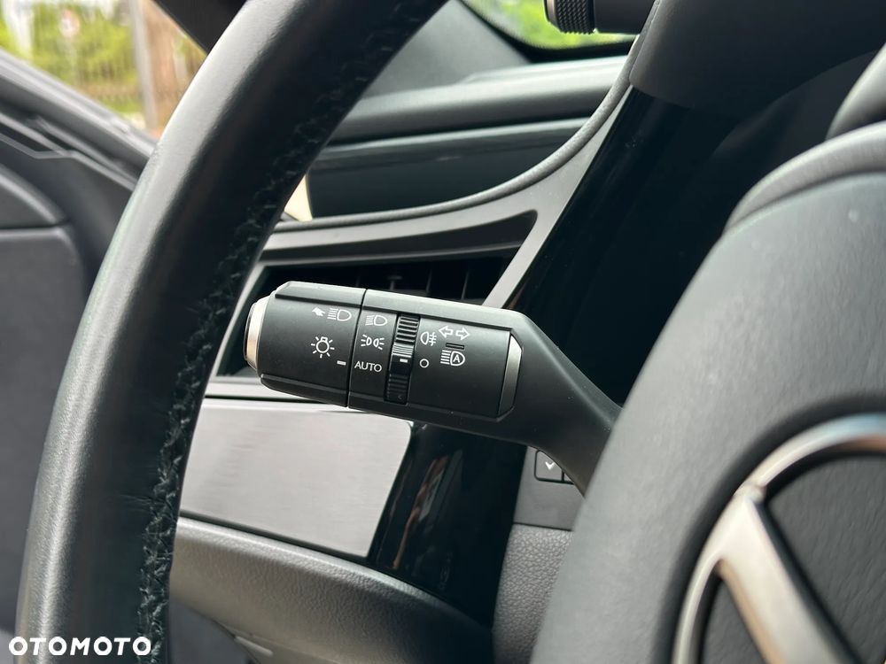 Lexus ES 300h Business Edition - 20