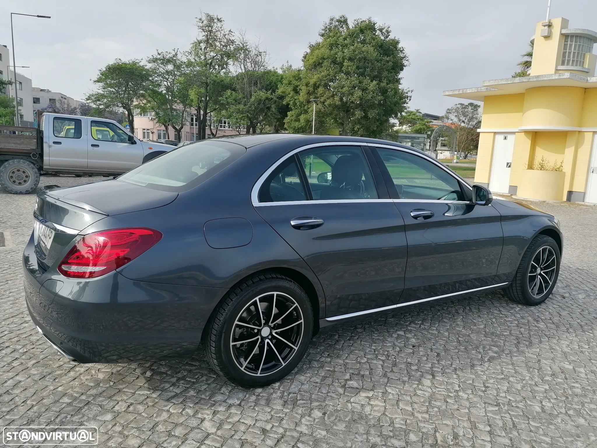 Mercedes-Benz C 350 e - 5
