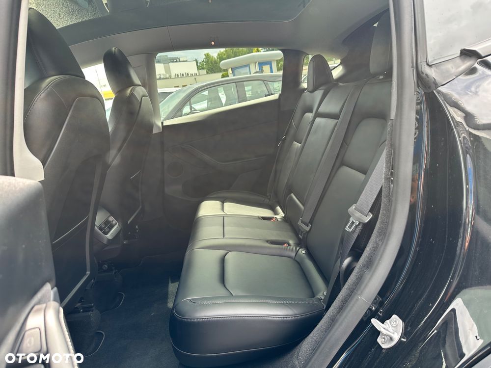 Tesla Model Y RWD - 14