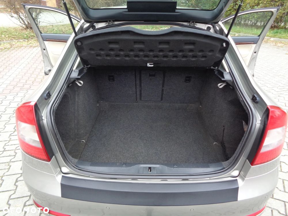 Skoda Octavia 1.6 TDI DPF Active Green tec - 16