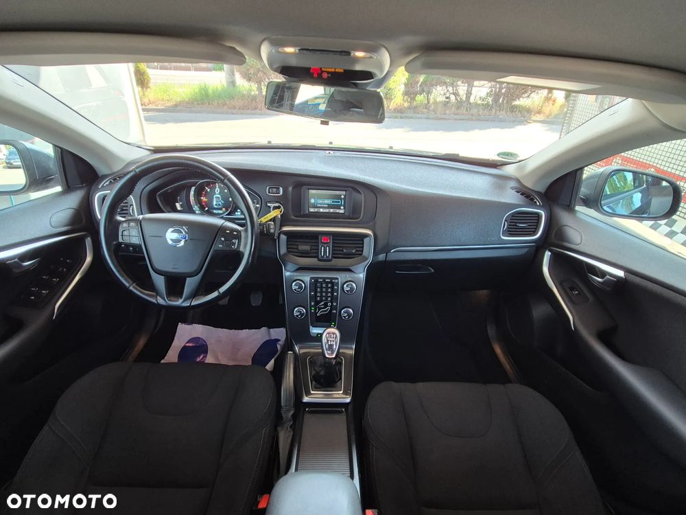 Volvo V40 D2 Momentum - 30