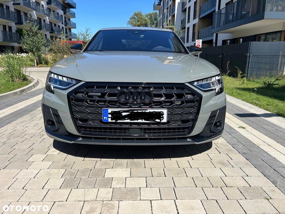 Audi A8 - 1