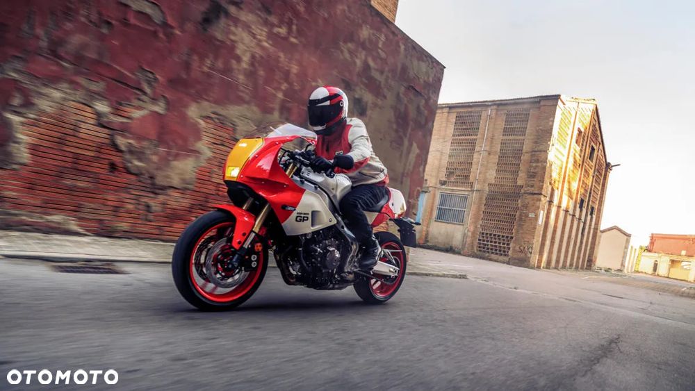 Yamaha XSR - 14