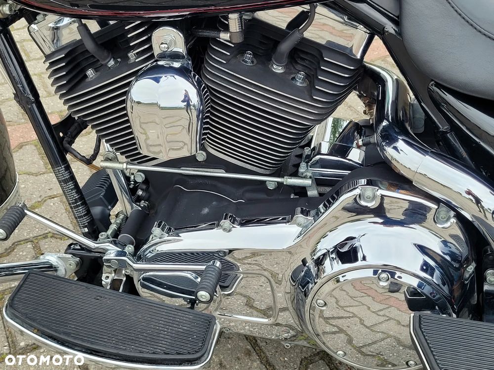 Harley-Davidson FLHT Electra Glide Standard - 21