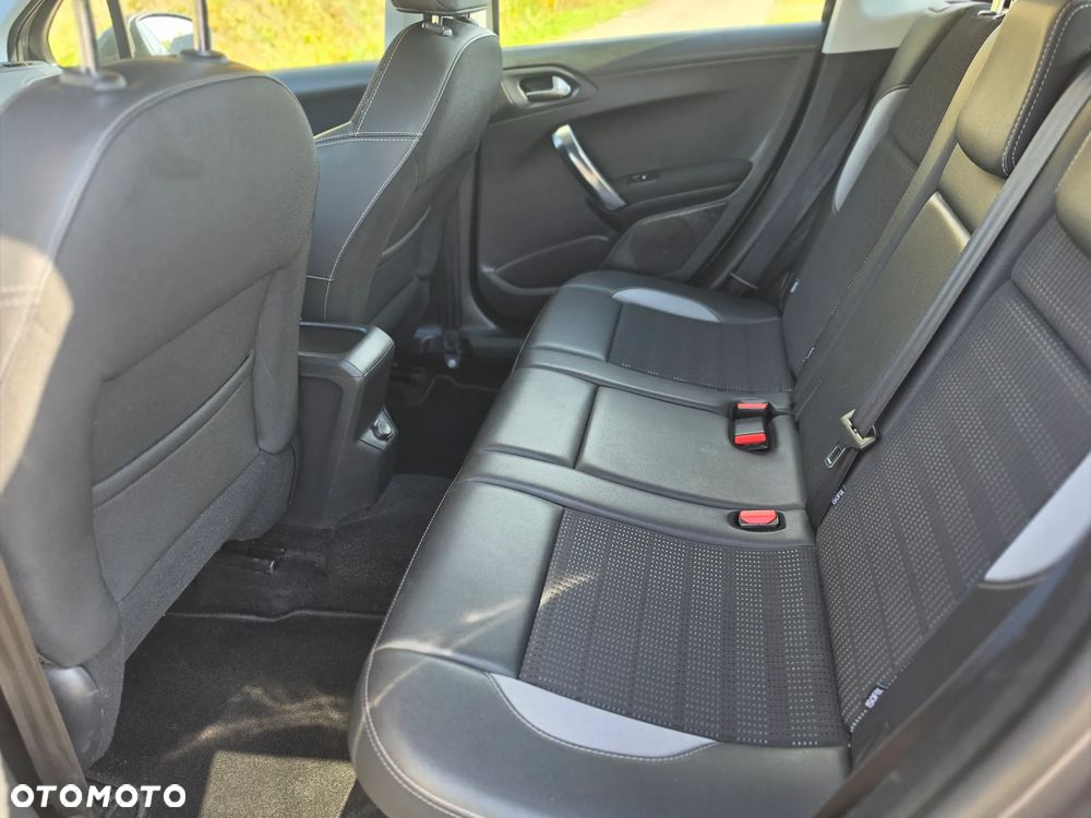 Peugeot 2008 1.6 BlueHDi Allure - 25