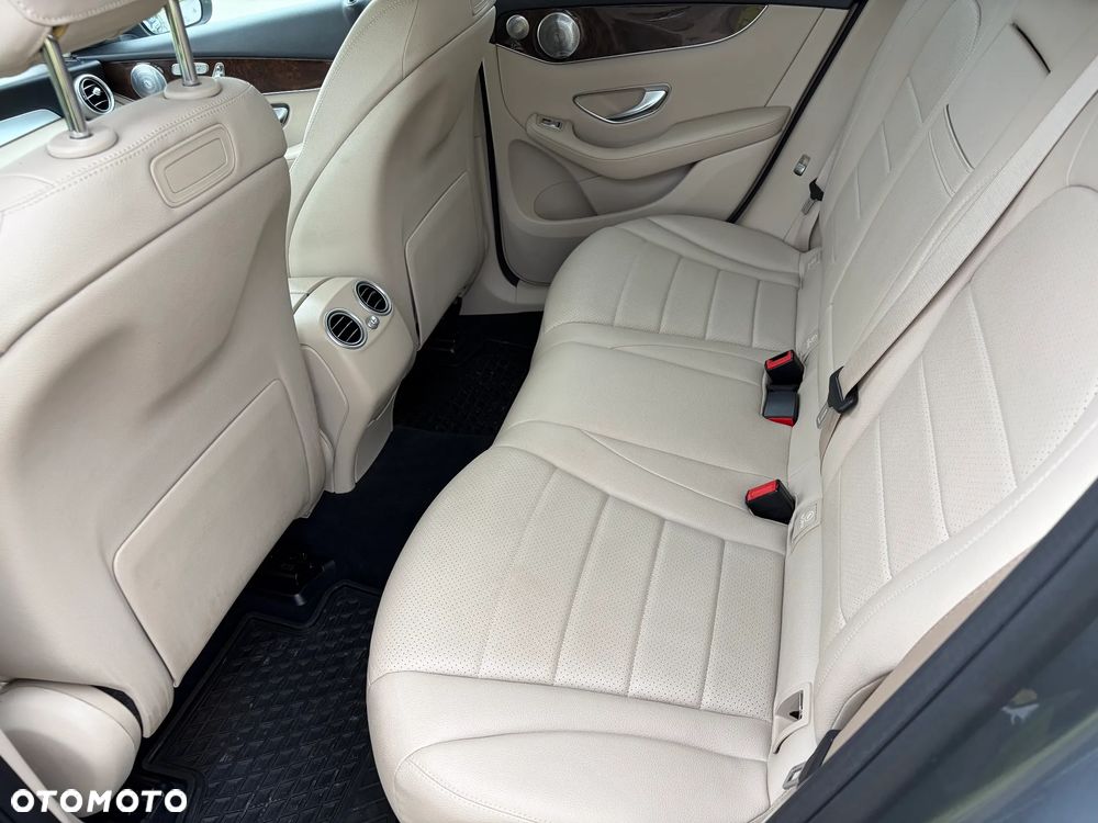 Mercedes-Benz GLC 300 4Matic 9G-TRONIC AMG Line - 10