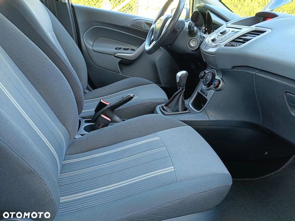 Ford Fiesta 1.25 Celebration - 29