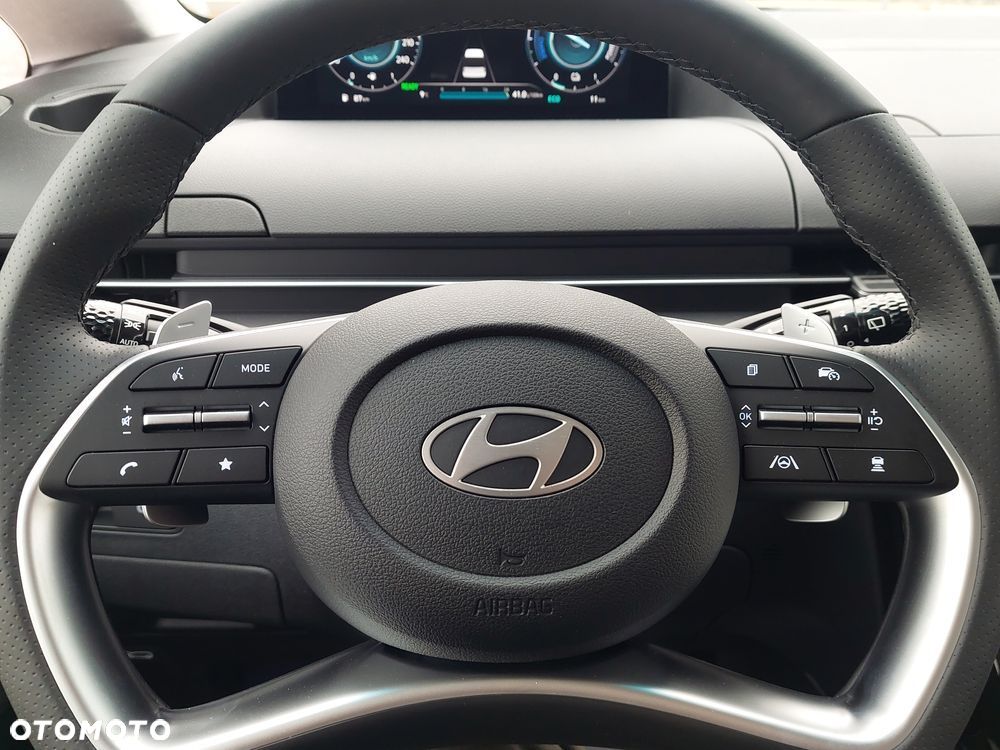 Hyundai Staria 1.6 T-GDI HEV Luxury - 7