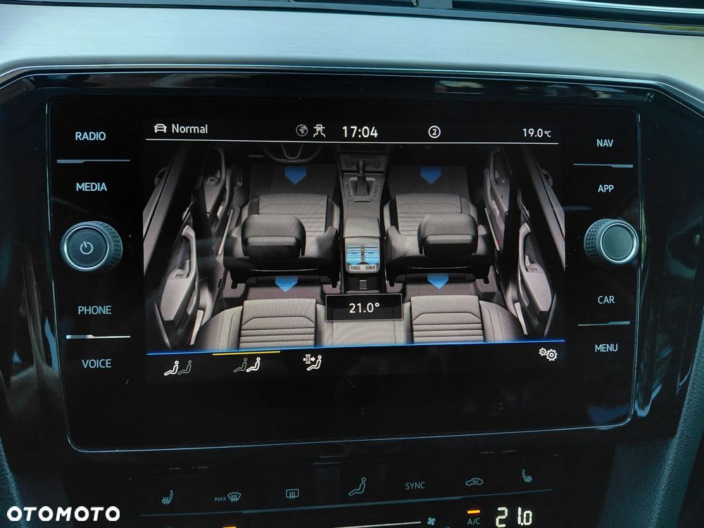 Volkswagen Passat 1.5 TSI EVO Elegance DSG - 35