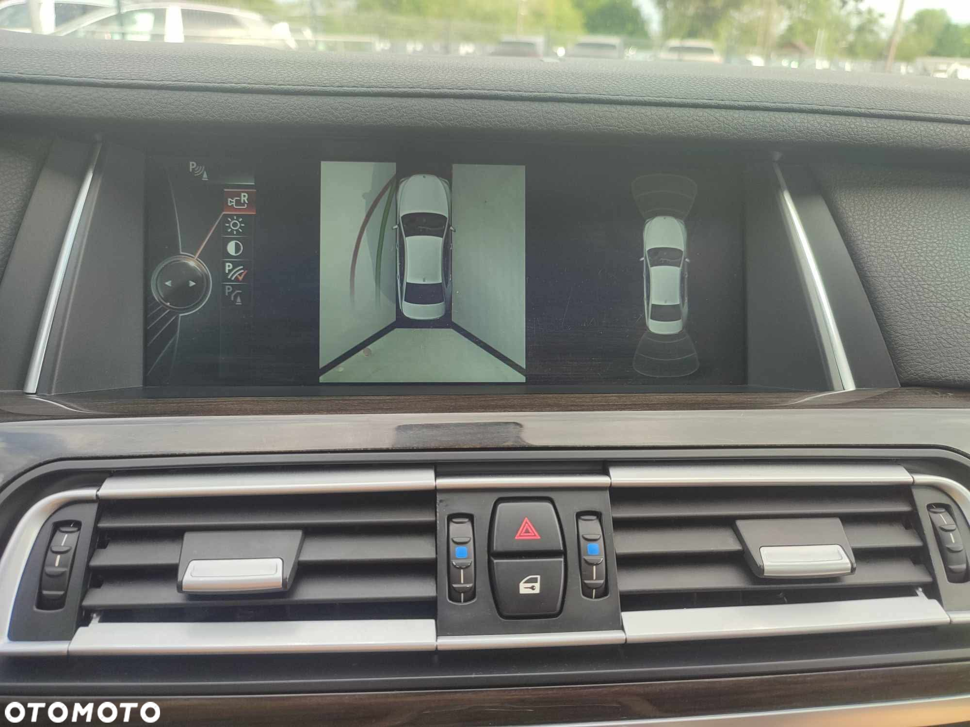 BMW Seria 7 730d xDrive - 39