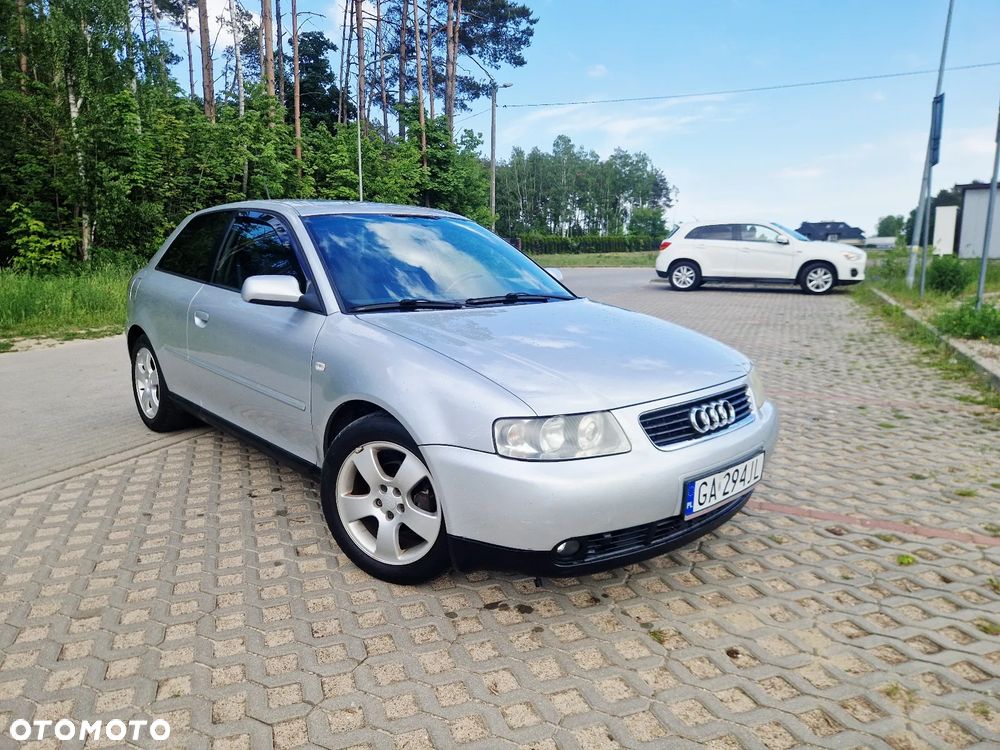 Audi A3 3-drzwiowe 1.6 S Line Sportpaket plus - 2