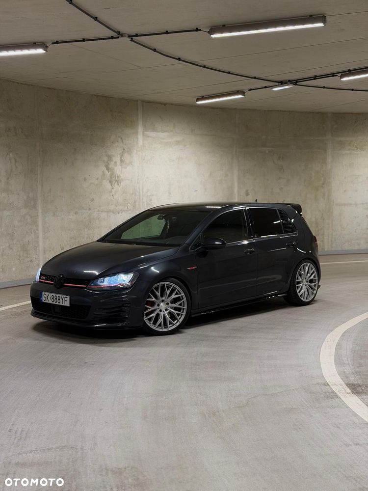 Volkswagen Golf - 18