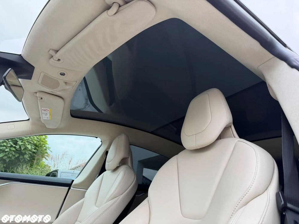 Tesla Model S - 23
