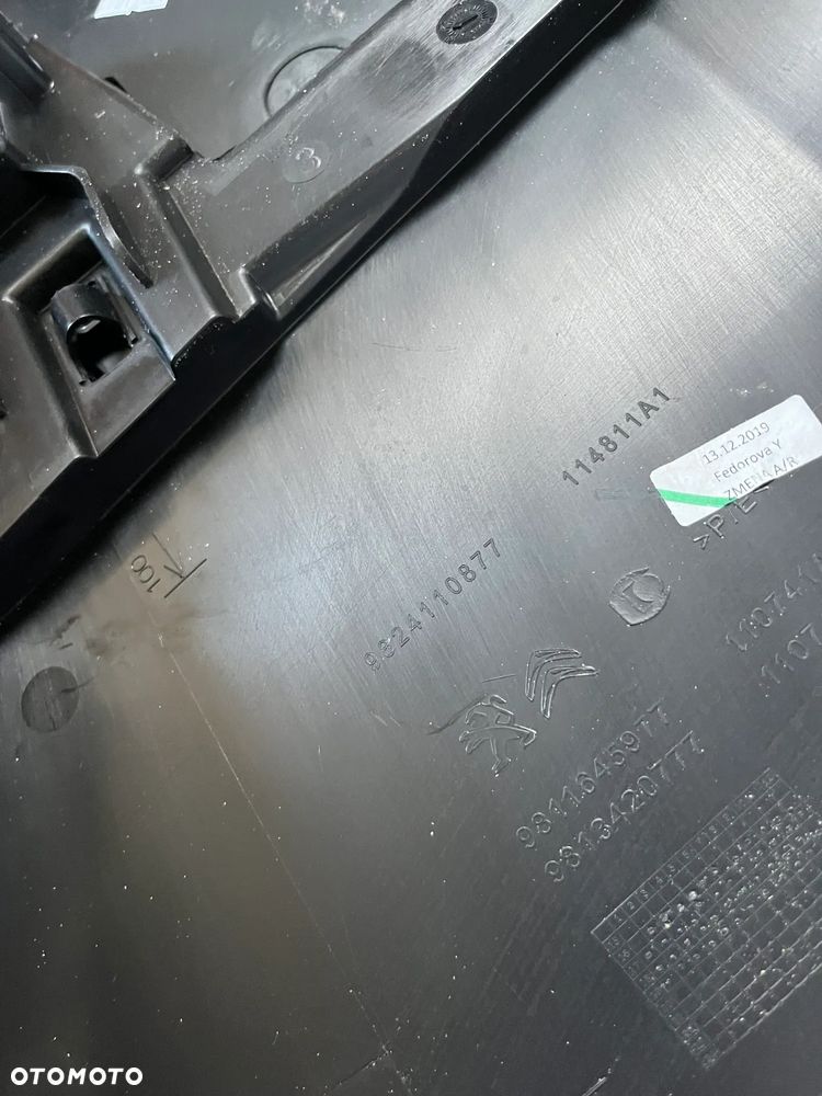 Peugeot 3008 1.6 THP 20r  Prawa/lewa strona poszycie slupka  9811199777 - 3