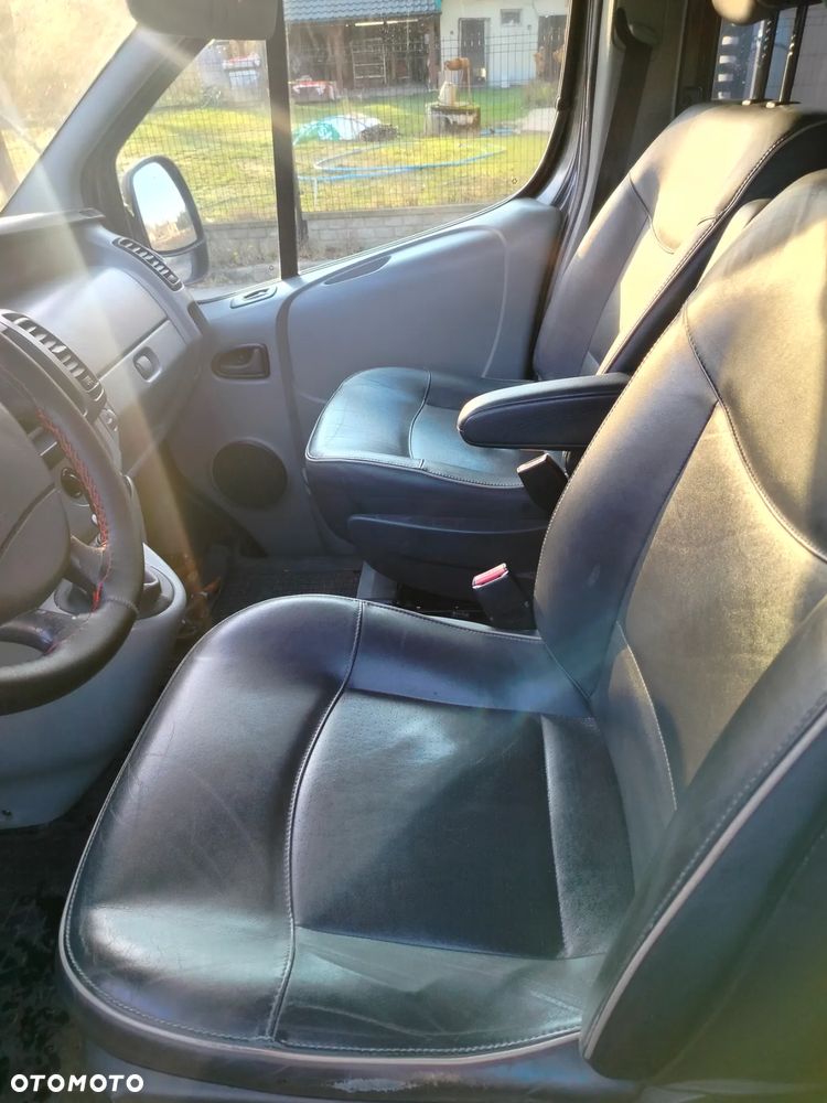 Renault Trafic - 15