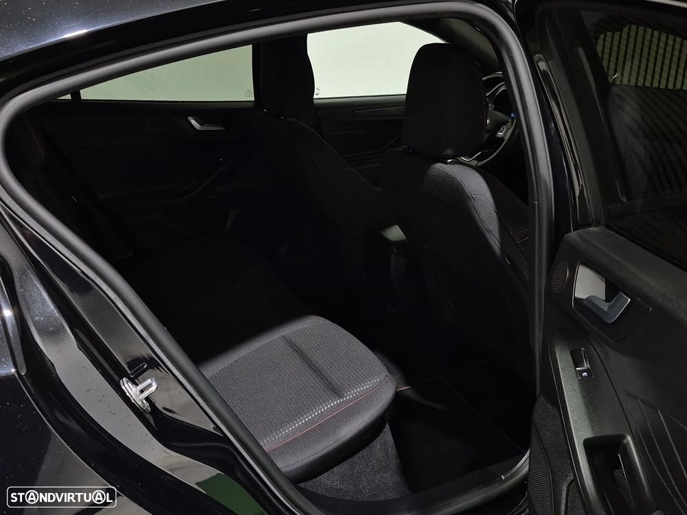 Ford Focus 1.5 TDCi ECOBlue ST-Line - 34