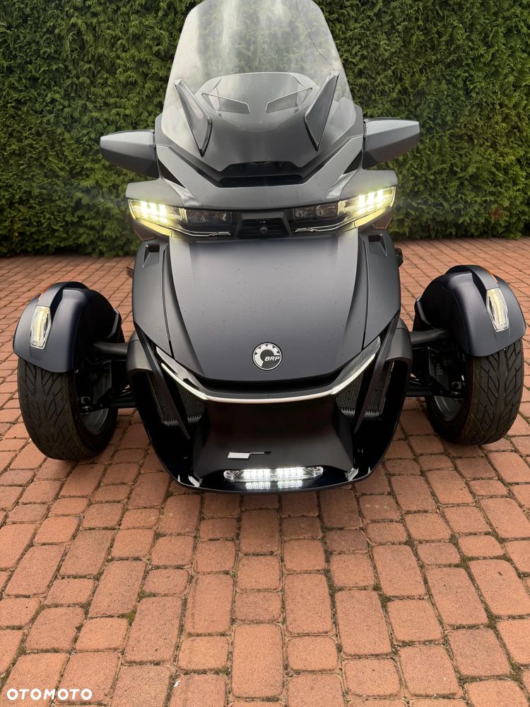 Can-Am Spyder - 8