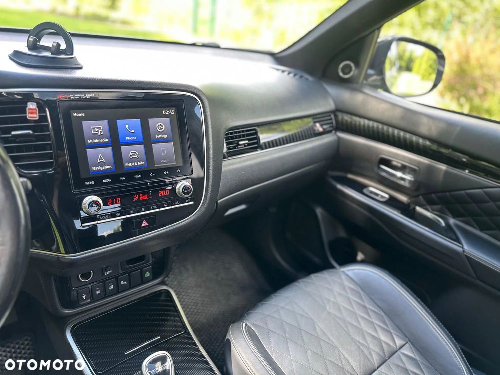 Mitsubishi Outlander Instyle NAVI + - 8