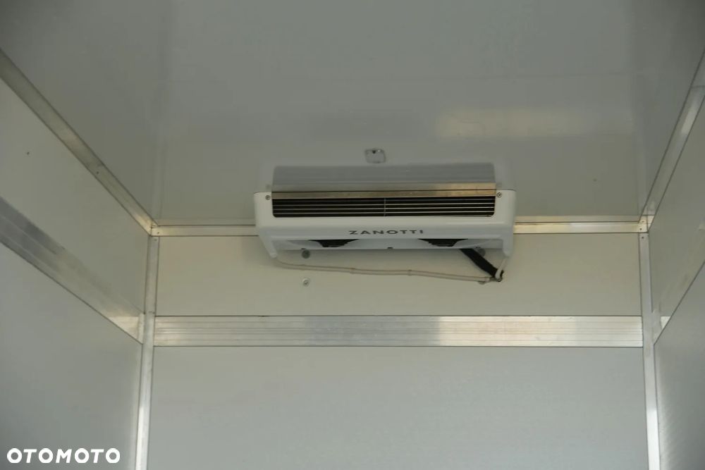 Iveco 72C18  3,0 180KM  Zanotti Z380  230 V 6,1m 12 palet dł -20+20 ładowność 3460kg - 29