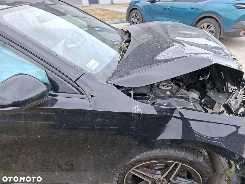 Mercedes-Benz Klasa A 180 AMG Line 7G-DCT - 3