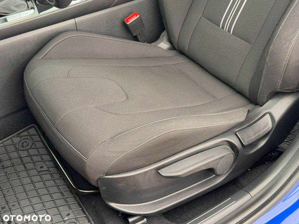 Hyundai Elantra - 17